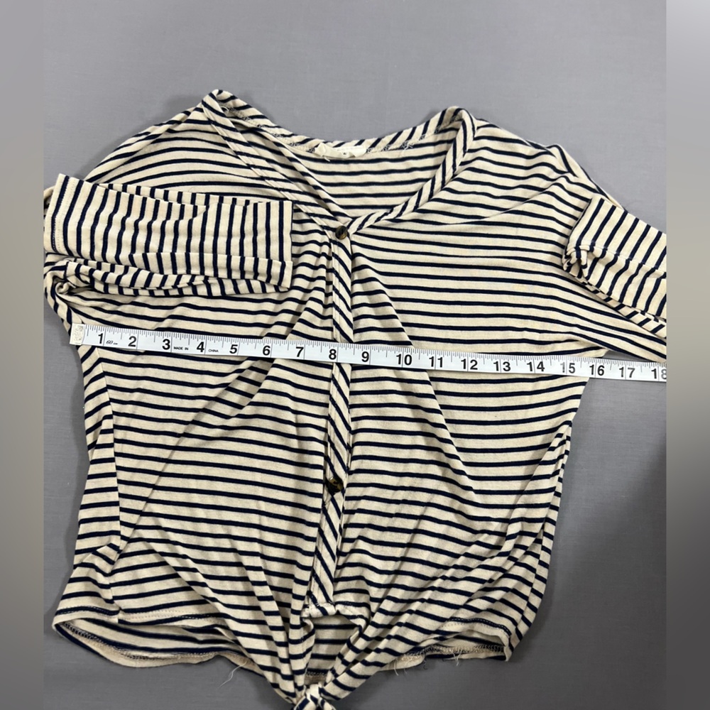 Pinc Cream And Black Stripped Woman’s Small Knot Button Up Top - Picture 6 of 8